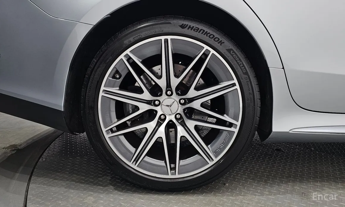 Фото 5 - Mercedes-Benz AMG GT