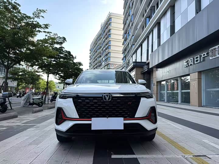 Changan CS35 Plus 2021 2021款 改款 蓝鲸NE 1.4T DCT尊贵型