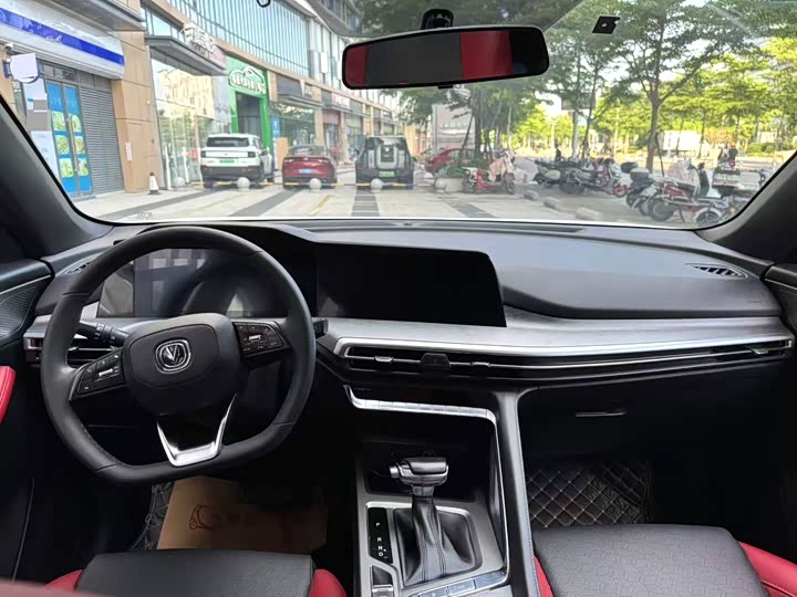 Changan CS35 Plus 2021 2021款 改款 蓝鲸NE 1.4T DCT尊贵型