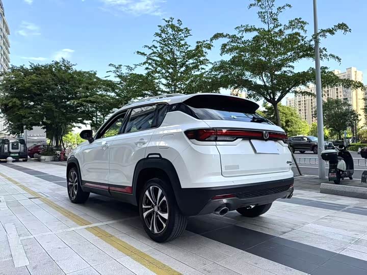 Changan CS35 Plus 2021 2021款 改款 蓝鲸NE 1.4T DCT尊贵型