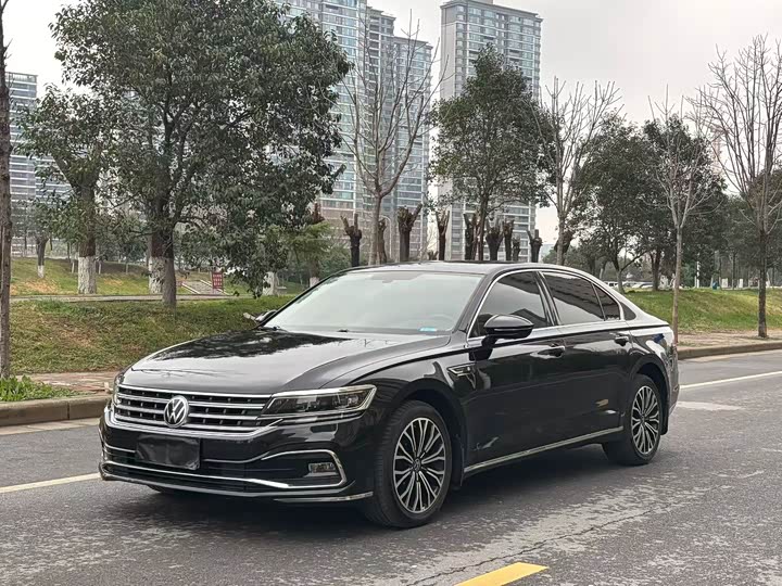 Фото 1 - Volkswagen Phideon