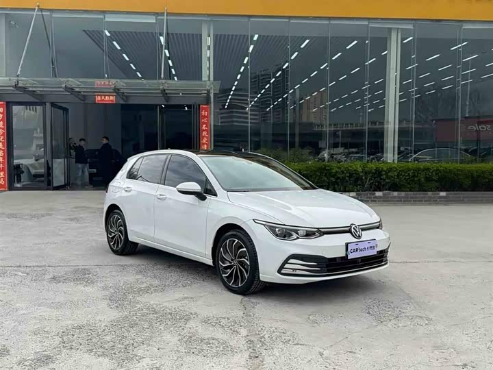Photo 3 - Volkswagen Golf