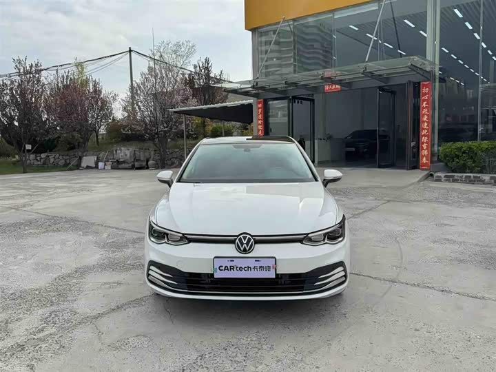 Photo 4 - Volkswagen Golf