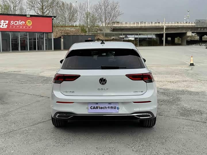 Photo 6 - Volkswagen Golf