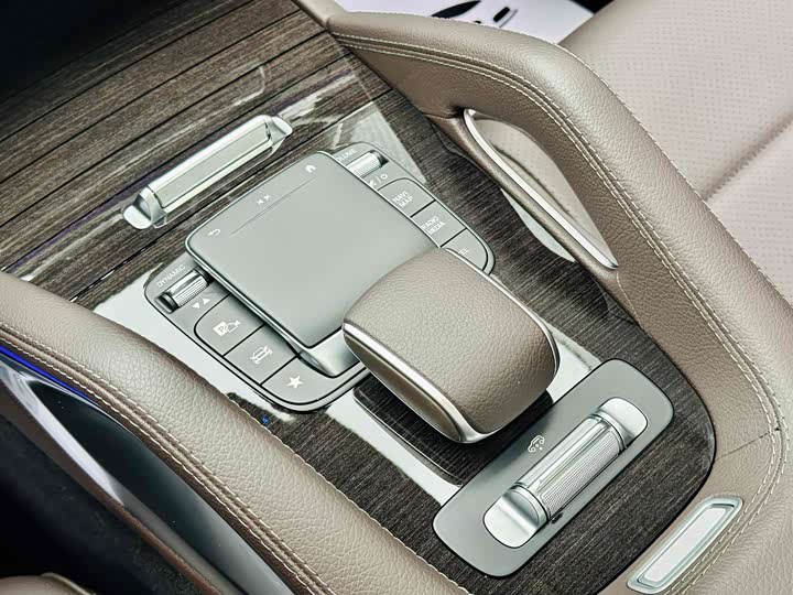 Photo 9 - Mercedes-Benz GLS-Class
