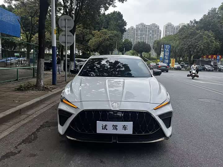 Фото 2 - MG Motor 5 Scorpio