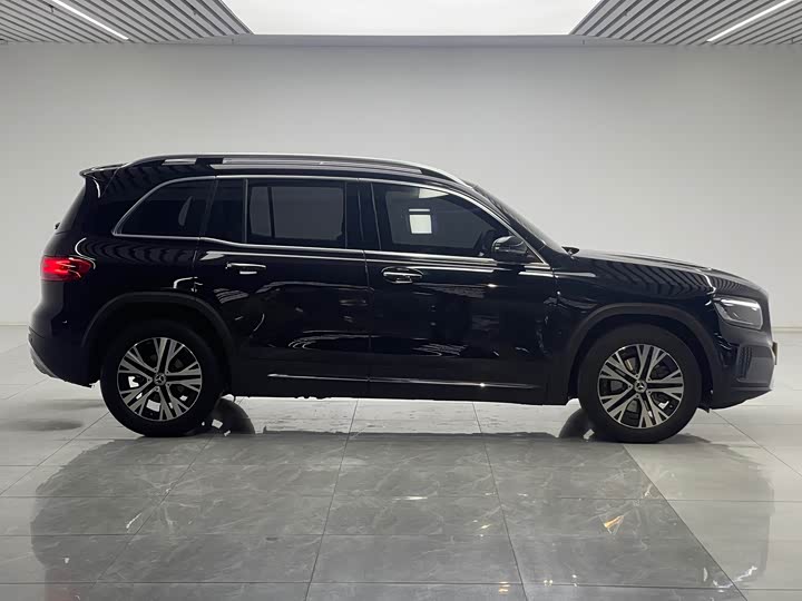 Фото 8 - Mercedes-Benz GLB-Class