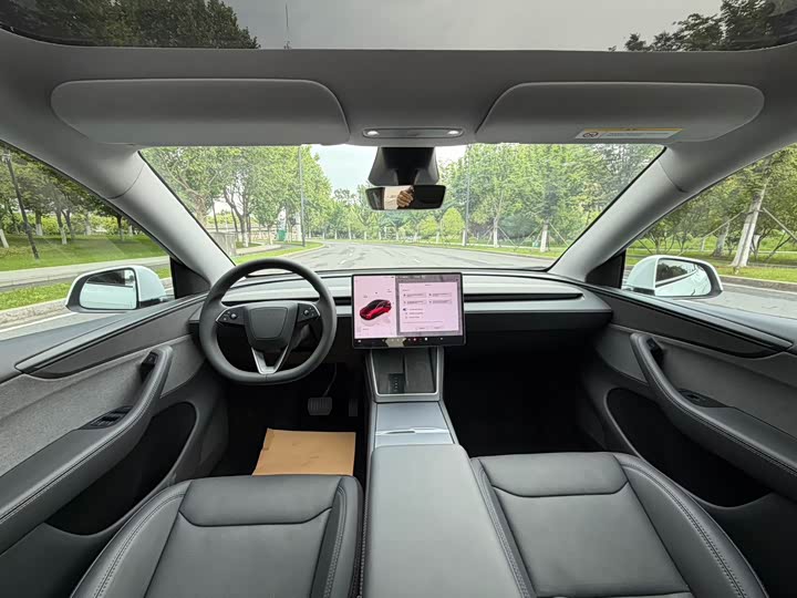 Tesla Model Y 2026 2026款 长续航后轮驱动版