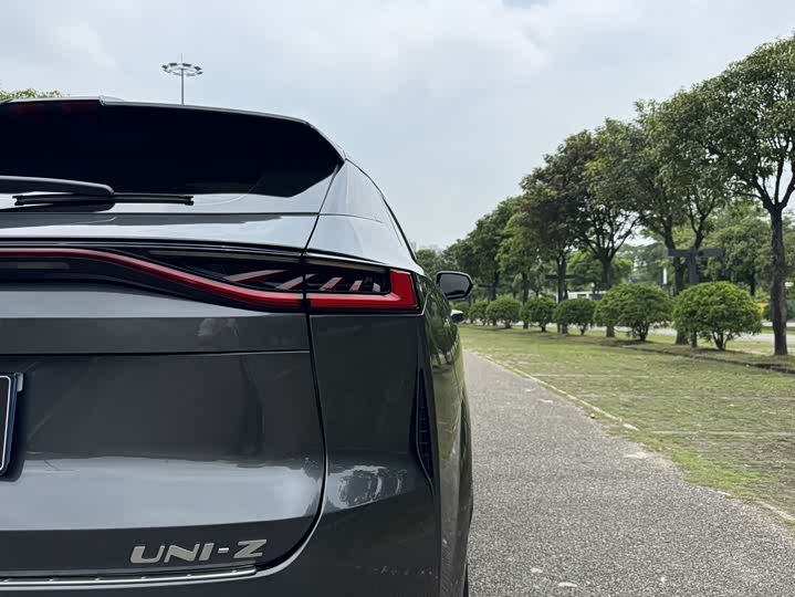 Changan UNI-Z 2025 2025款 1.5T 尊贵型