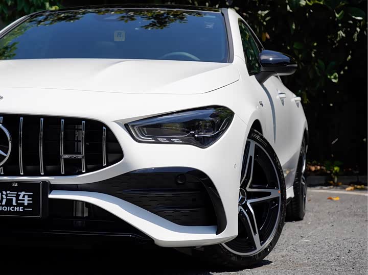 Фото 8 - Mercedes-Benz CLA-Class AMG