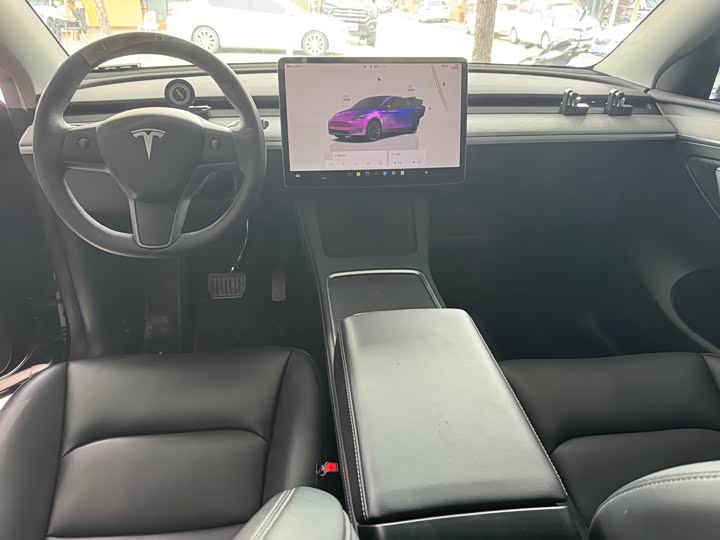 Photo 9 - Tesla Model Y