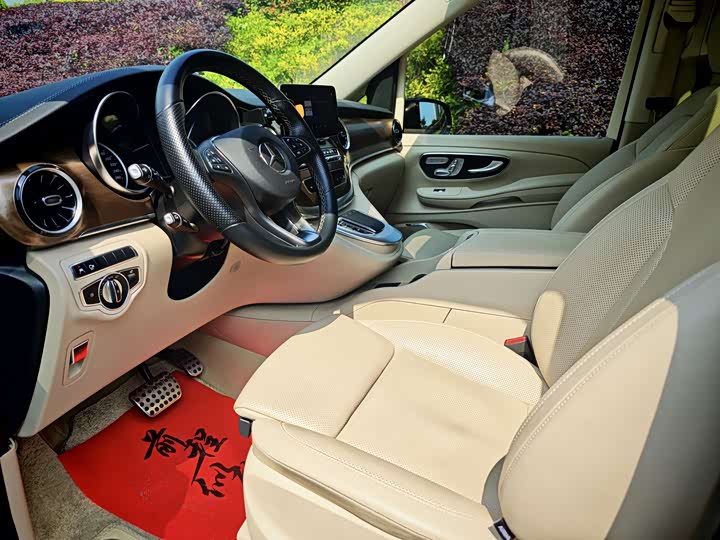 Mercedes-Benz V-Class 2022 2022款 V 260 L 长轴距豪华版
