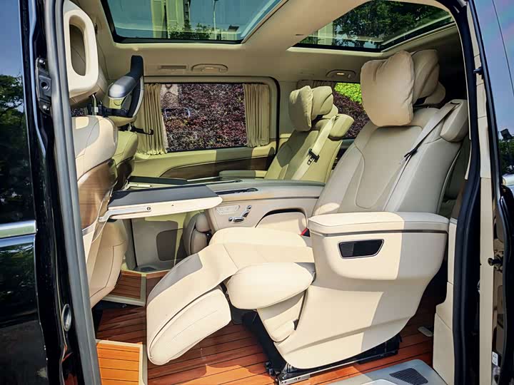 Mercedes-Benz V-Class 2022 2022款 V 260 L 长轴距豪华版