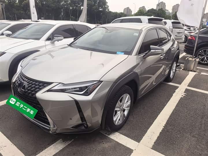 Lexus UX 2022 2022款 260h 探·趣版