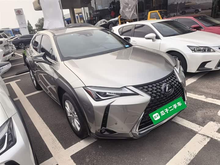 Lexus UX 2022 2022款 260h 探·趣版