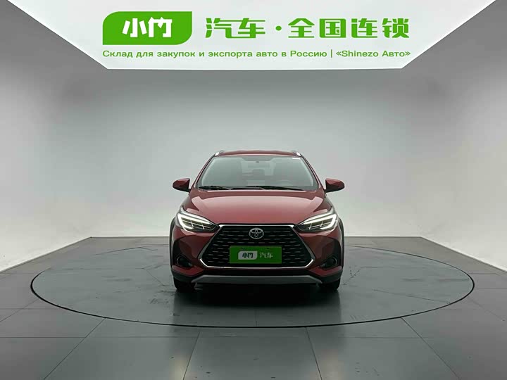 Photo 2 - Toyota Yaris L Hatchback