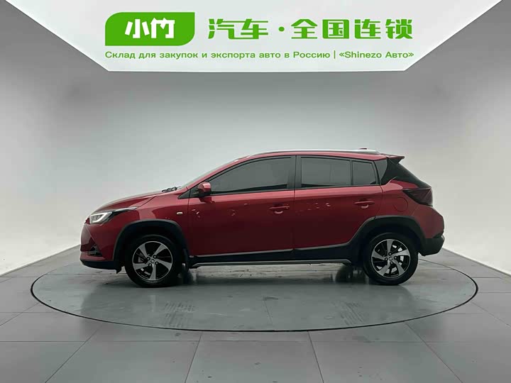 Photo 3 - Toyota Yaris L Hatchback