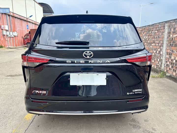 Toyota Sienna 2024 2024款 2.5L混动 四驱尊贵版