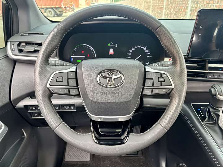 Toyota Sienna 2024 2024款 2.5L混动 四驱尊贵版