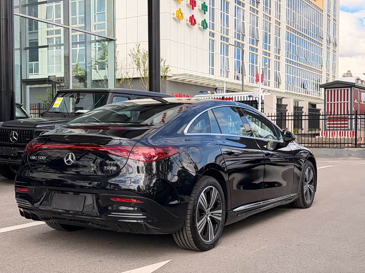 Фото 8 - Mercedes-Benz EQE