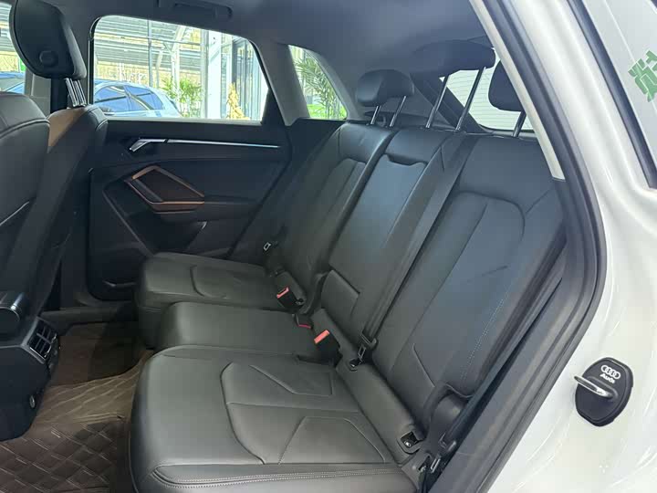 Zdjęcie 9 - Audi Q3
