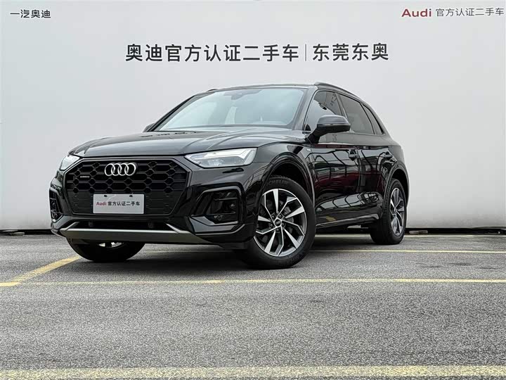 Фото 1 - Audi Q5L