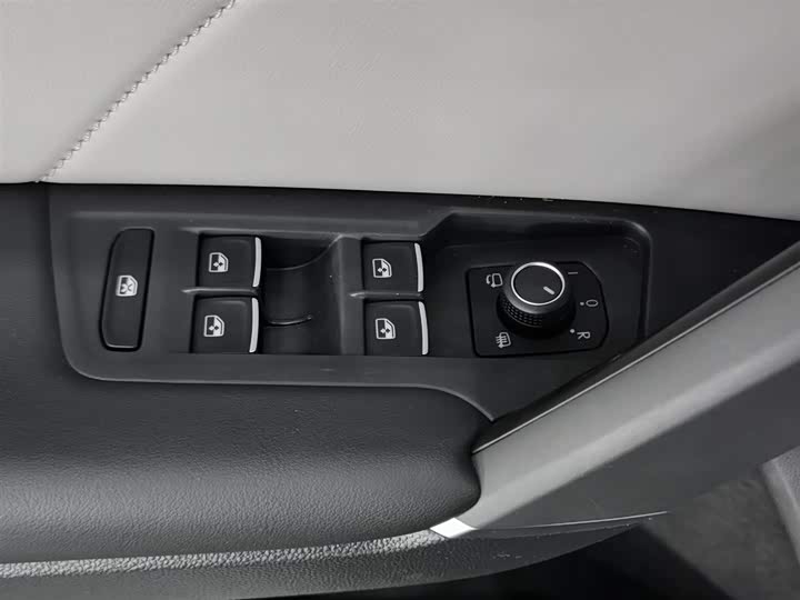 Volkswagen Tayron 2024 2024款 300TSI 两驱豪华Plus进阶版