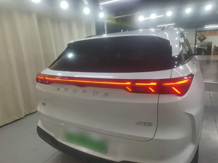 BAIC Arcfox Alpha T5 2026 2026款 纯电 560 睿享版 320N·m