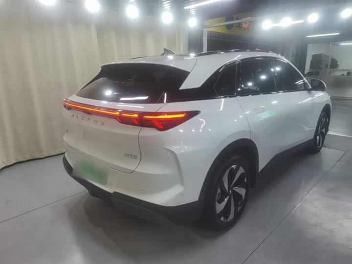 BAIC Arcfox Alpha T5 2026 2026款 纯电 560 睿享版 320N·m