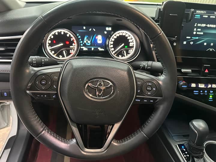 Фото 7 - Toyota Camry