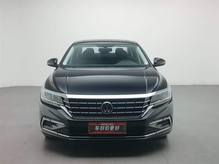 Фото 2 - Volkswagen Passat Hybrid