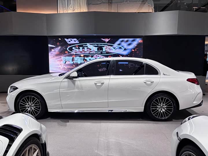 Фото 2 - Mercedes-Benz C-Class