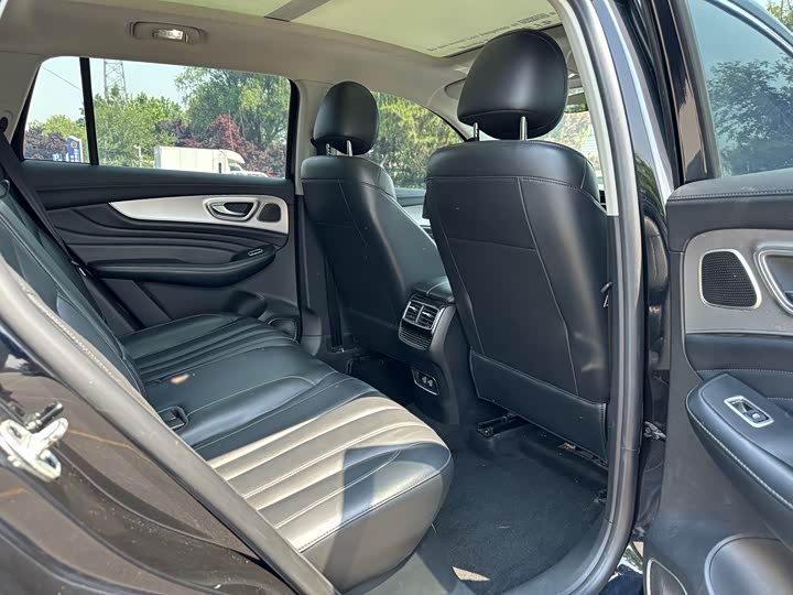 Roewe RX5 Max 2021 2021款 Supreme系列 300TGI 自动智能座舱版