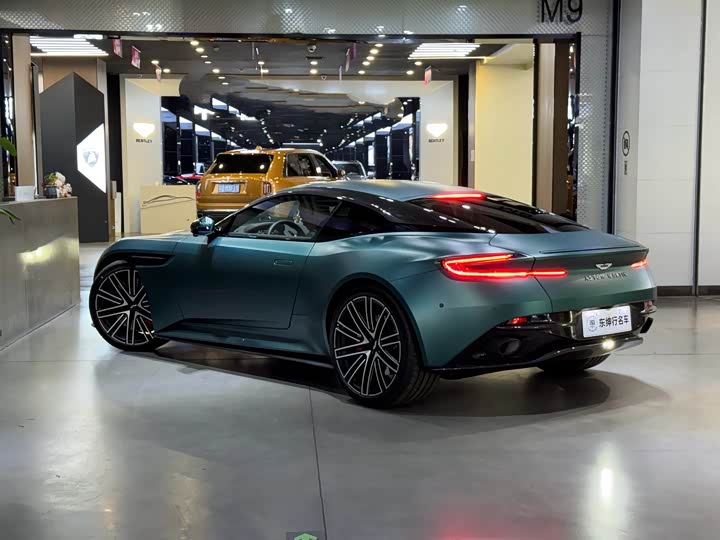Aston Martin DB12 2025 2025款 4.0T V8 Coupe