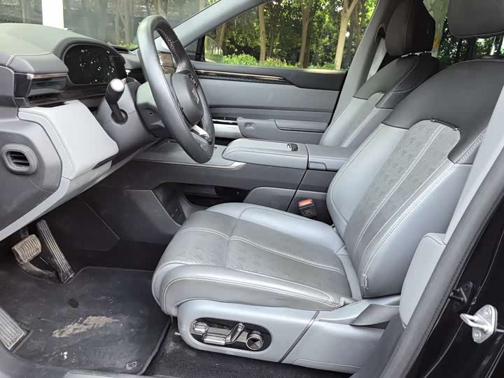 Zeekr 7X 2025 2025款 75kWh 后驱智驾版