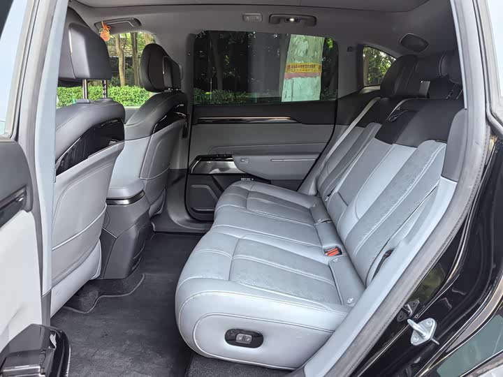 Zeekr 7X 2025 2025款 75kWh 后驱智驾版