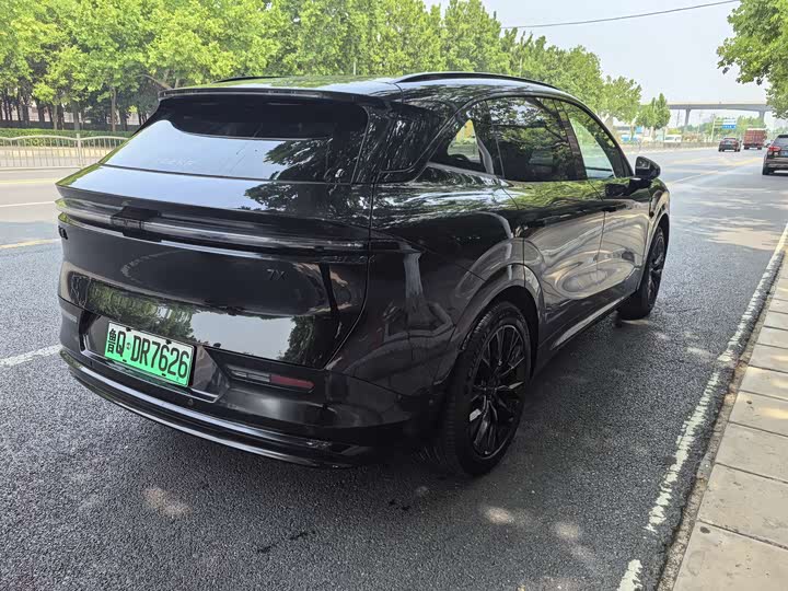 Zeekr 7X 2025 2025款 75kWh 后驱智驾版