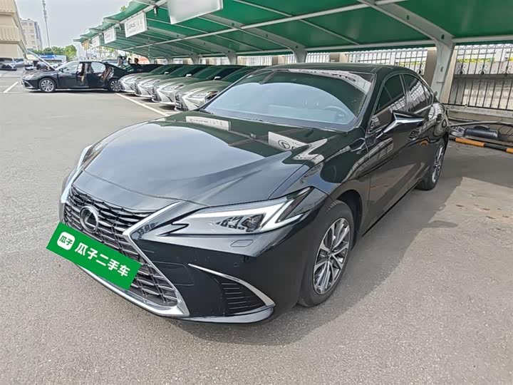 Фото 2 - Lexus ES