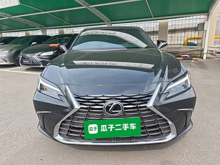 Фото 3 - Lexus ES