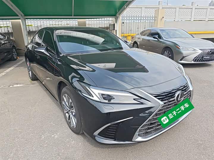 Фото 4 - Lexus ES