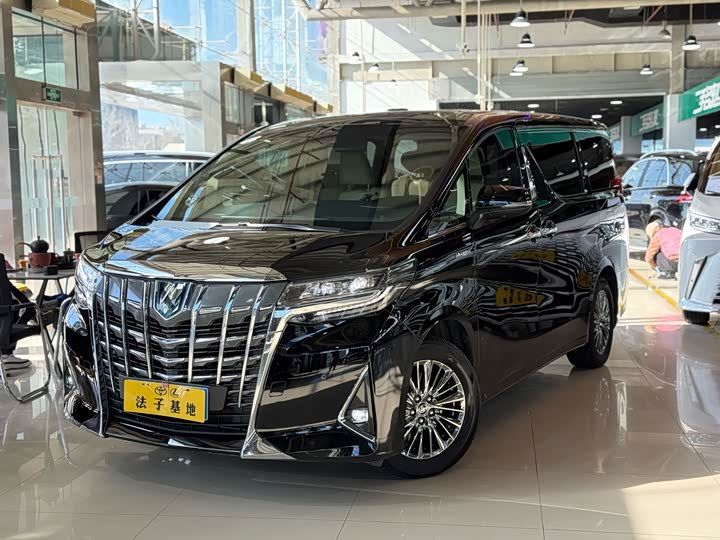 Фото 1 - Toyota Alphard