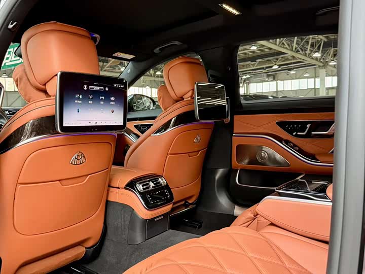 Фото 7 - Mercedes-Benz Maybach S-Class