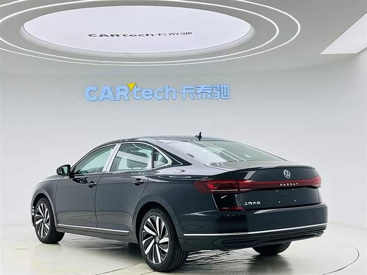 Фото 7 - Volkswagen Passat