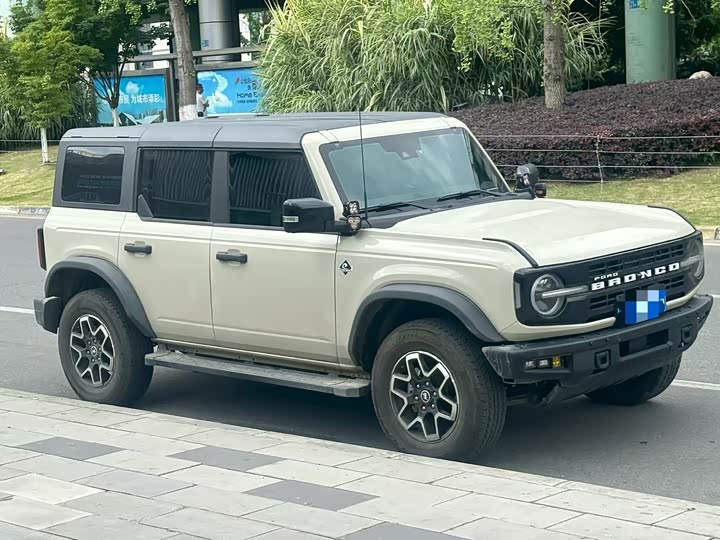 Фото 3 - Ford Bronco