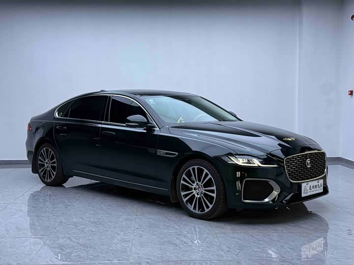 2025 Jaguar XF L