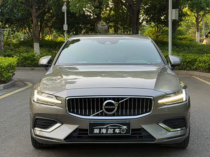 Фото 2 - Volvo S60