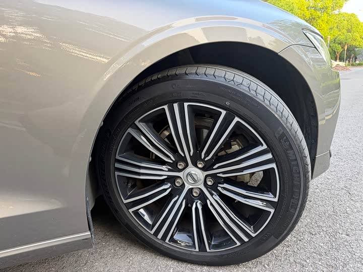 Фото 3 - Volvo S60
