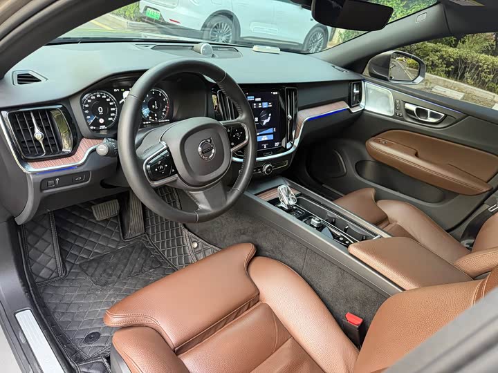 Фото 5 - Volvo S60