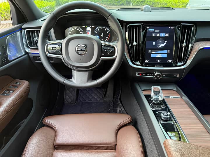 Фото 8 - Volvo S60