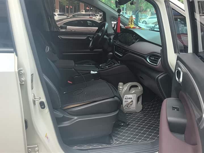 GAC Trumpchi M6 2021 2021款 PRO 270T DCT豪华版
